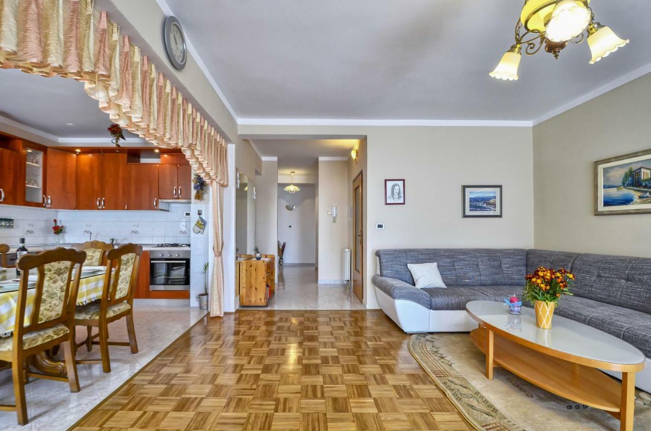 Apartment Pecirep Pula Exterior photo