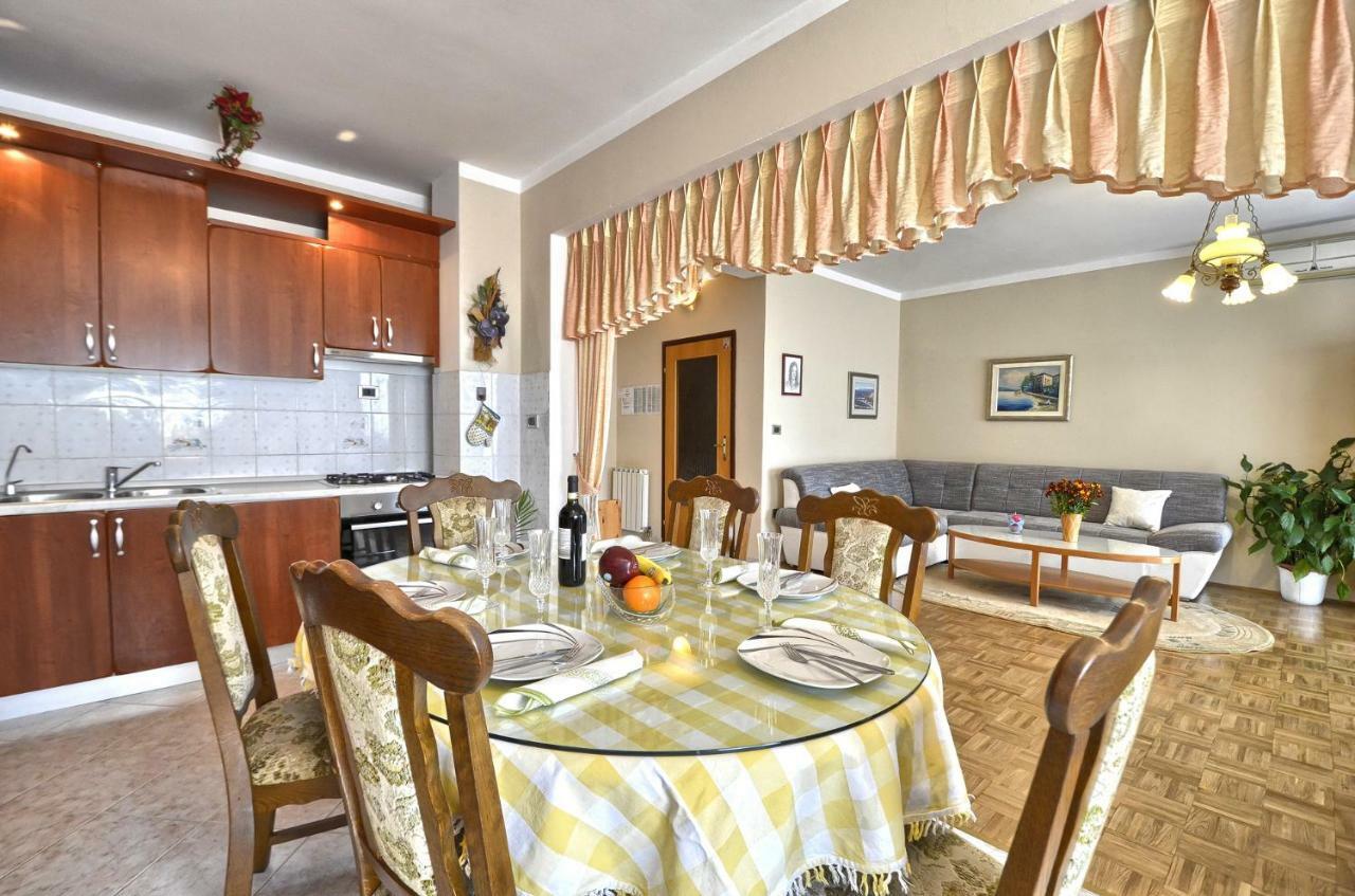 Apartment Pecirep Pula Exterior photo
