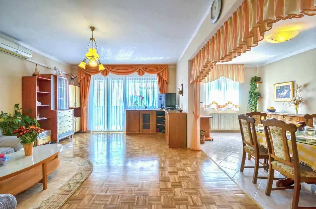 Apartment Pecirep Pula Exterior photo