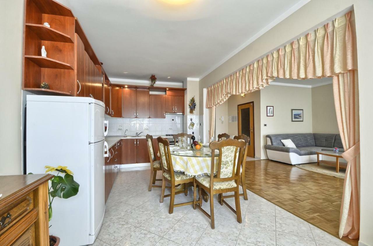 Apartment Pecirep Pula Exterior photo