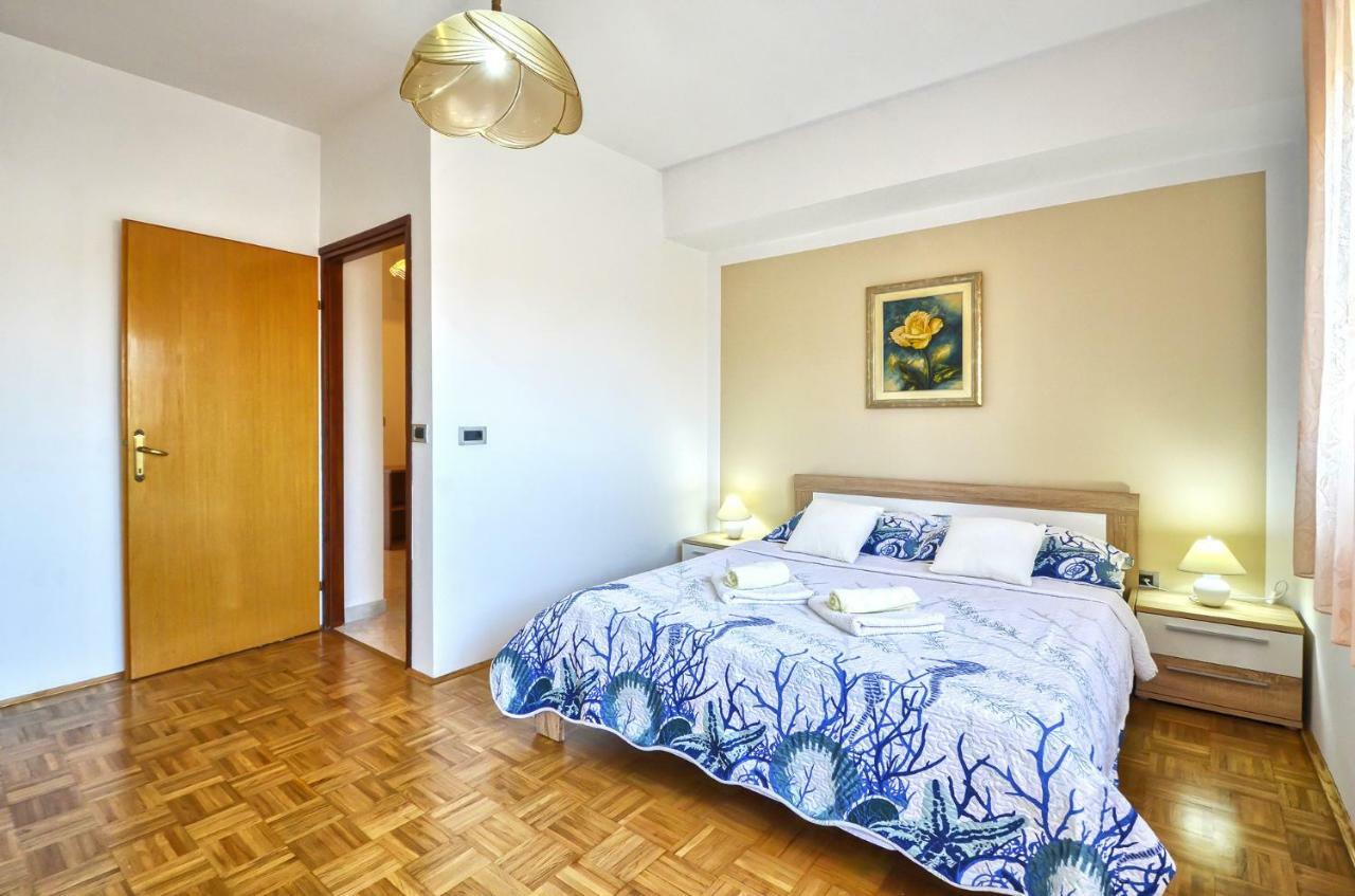 Apartment Pecirep Pula Exterior photo