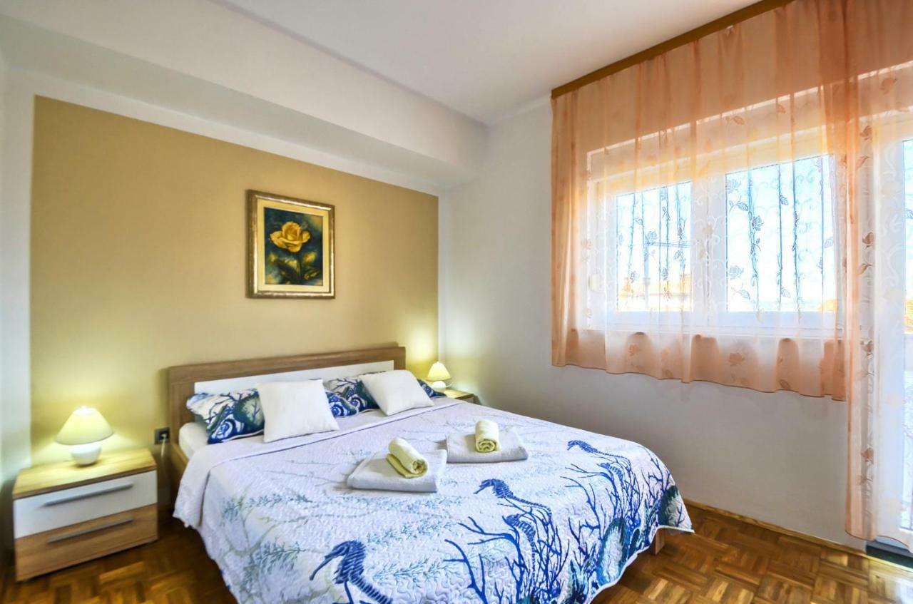 Apartment Pecirep Pula Exterior photo